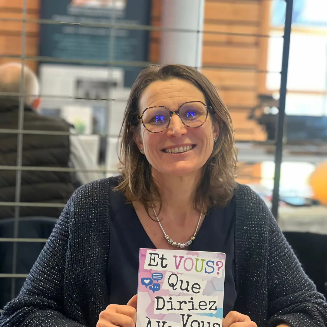 Stéphanie Ciel avec son livre « Et vous ? Que diriez-vous ? »